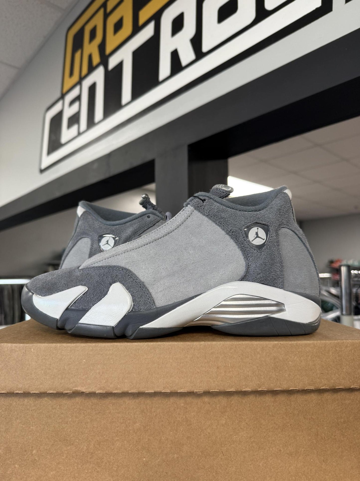 Jordan 14 "Wolf Grey" Used Size 9.5