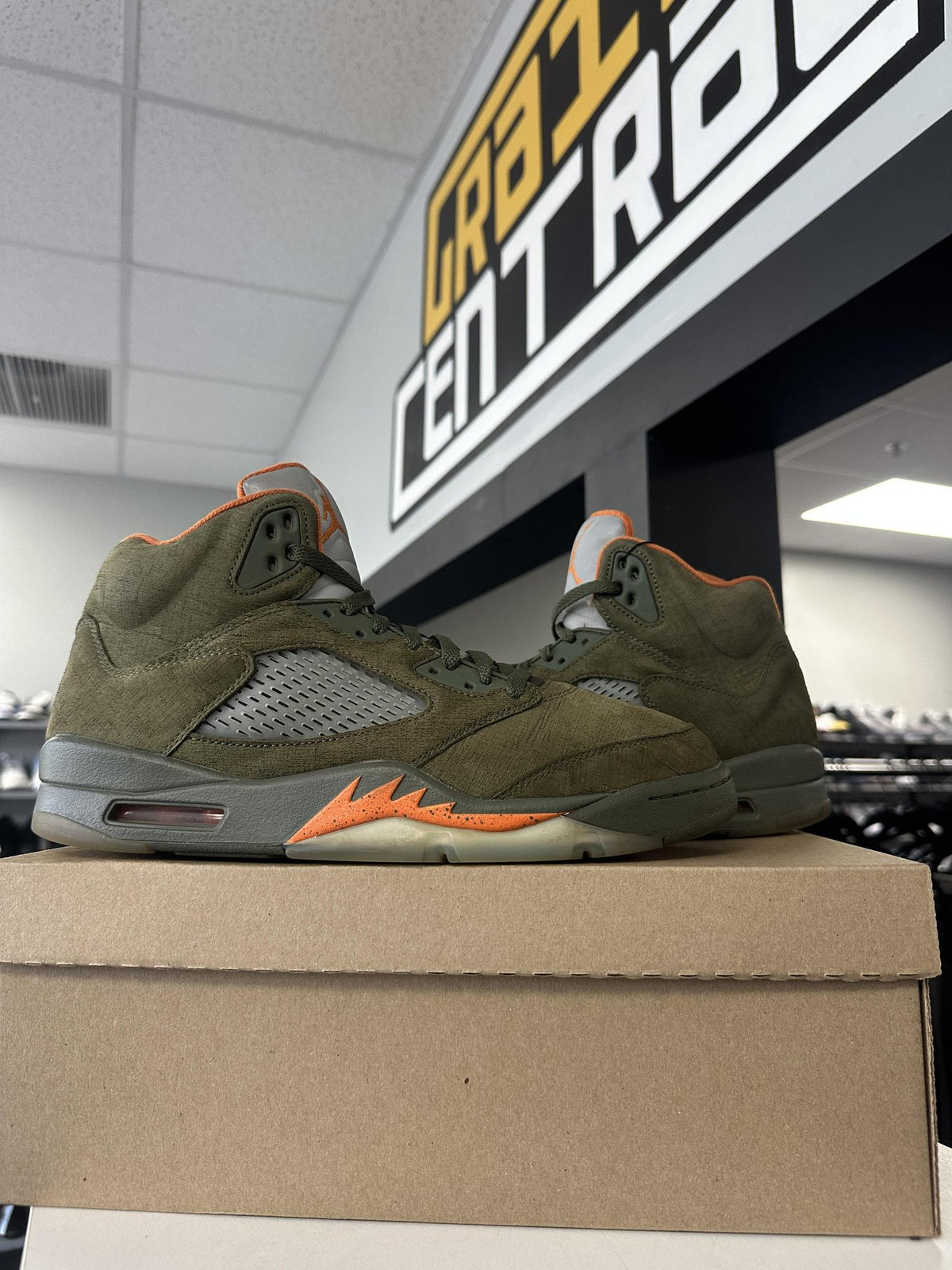 Jordan 5 "Olive" Size 10.5 Used