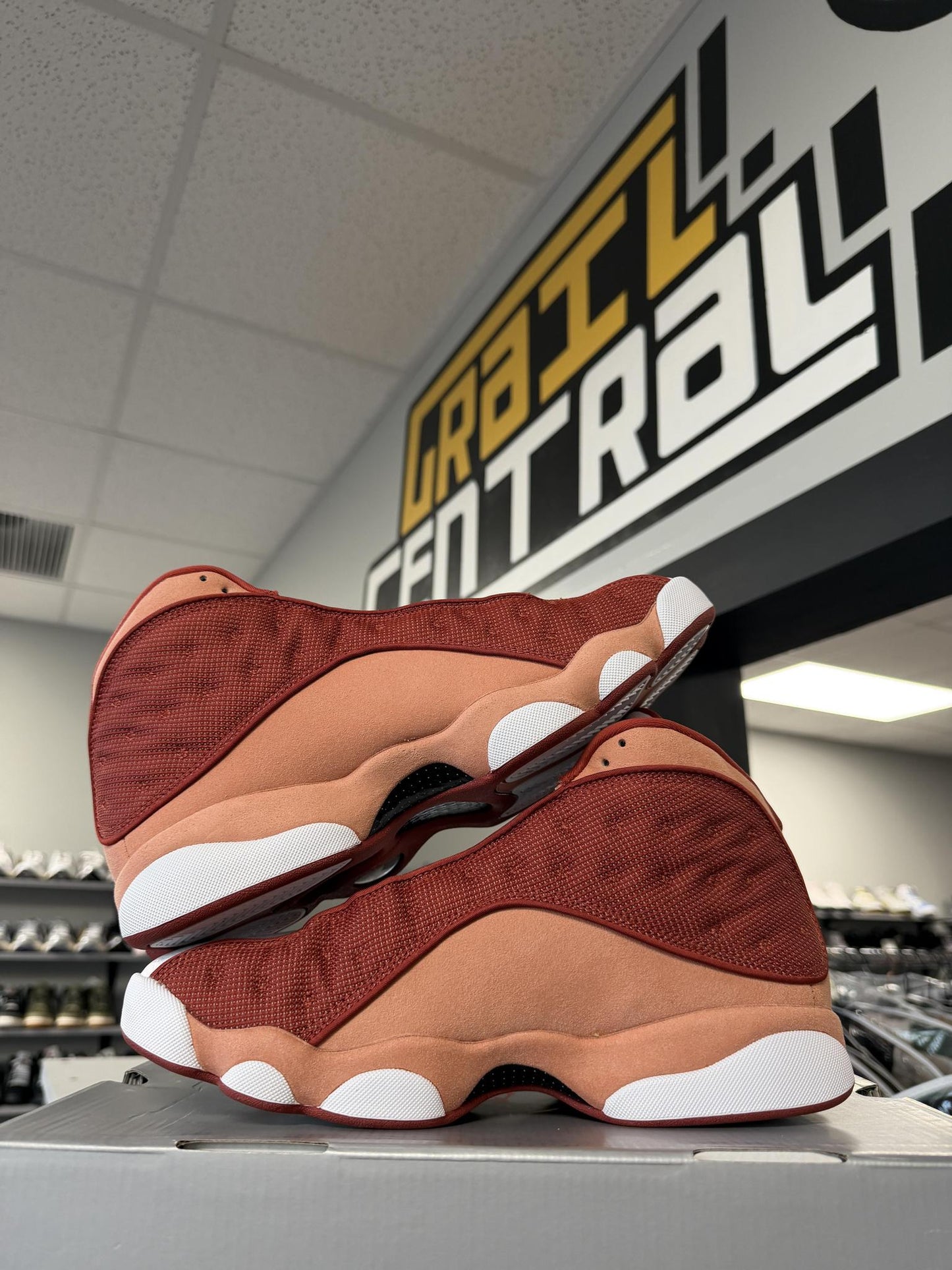 Jordan 13 "Dune Red" Used Size 10.5