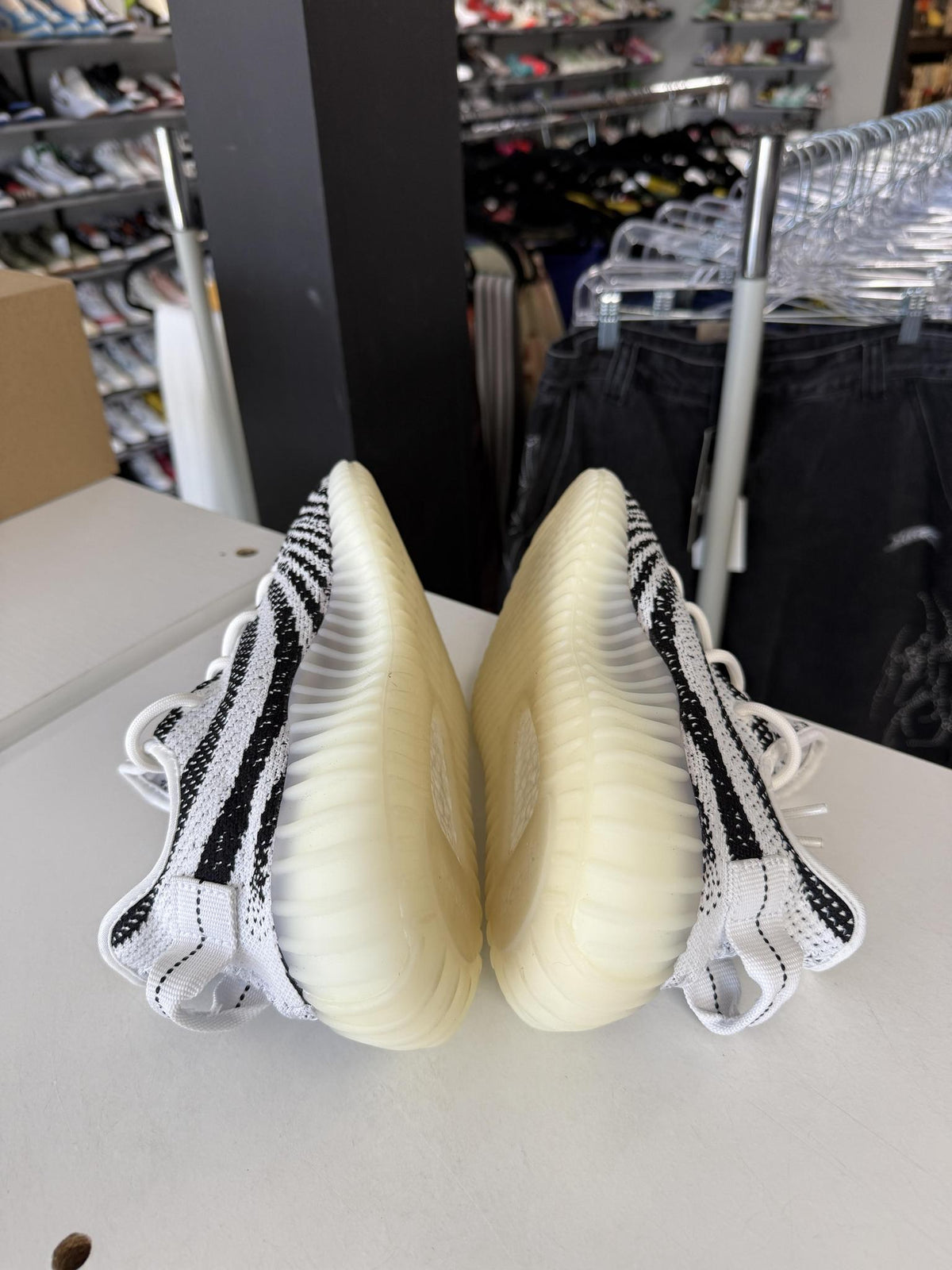 Adidas Yeezy 350 V2 "Zebra" Used Size 7.5