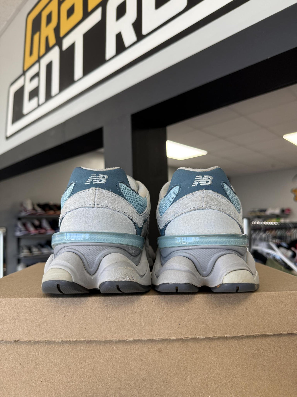 New Balance 9060 "Grey Blue" Used Size 9.5