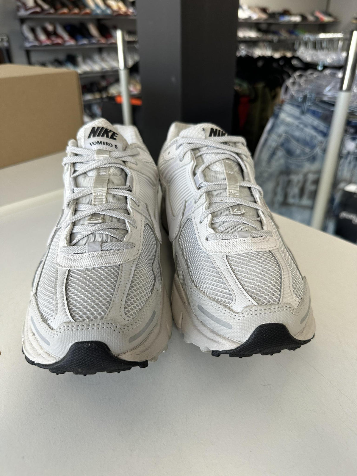 Nike Vomero 5 Grey Used