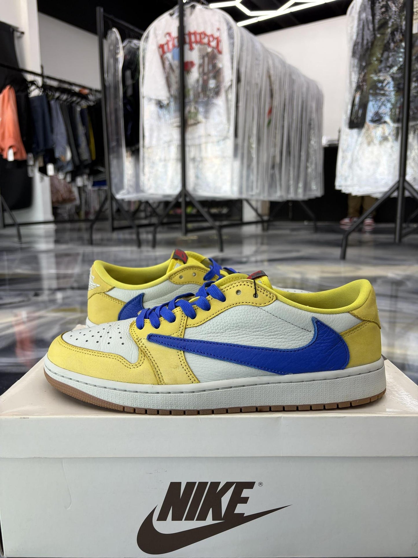 Jordan 1 Low X Travis Scott "Canary" Used Size 11W/9.5M