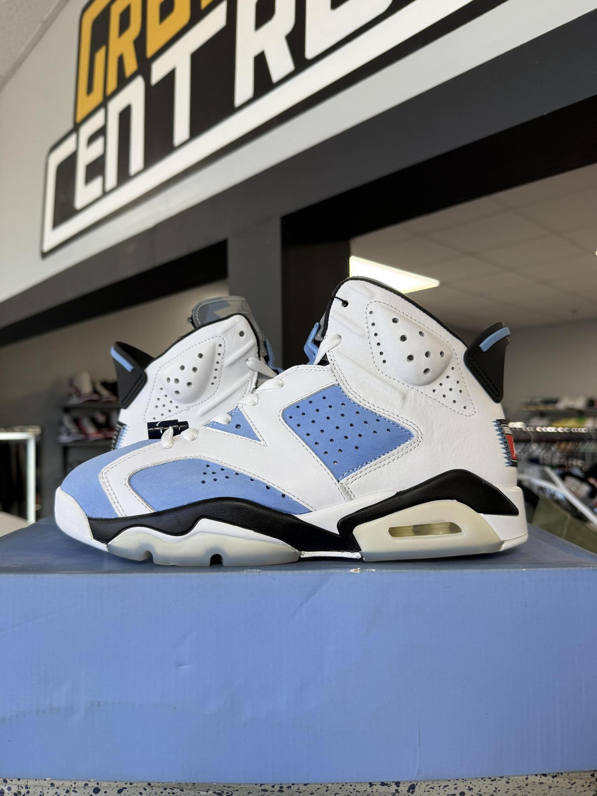Jordan 6 "UNC" Used Size 8