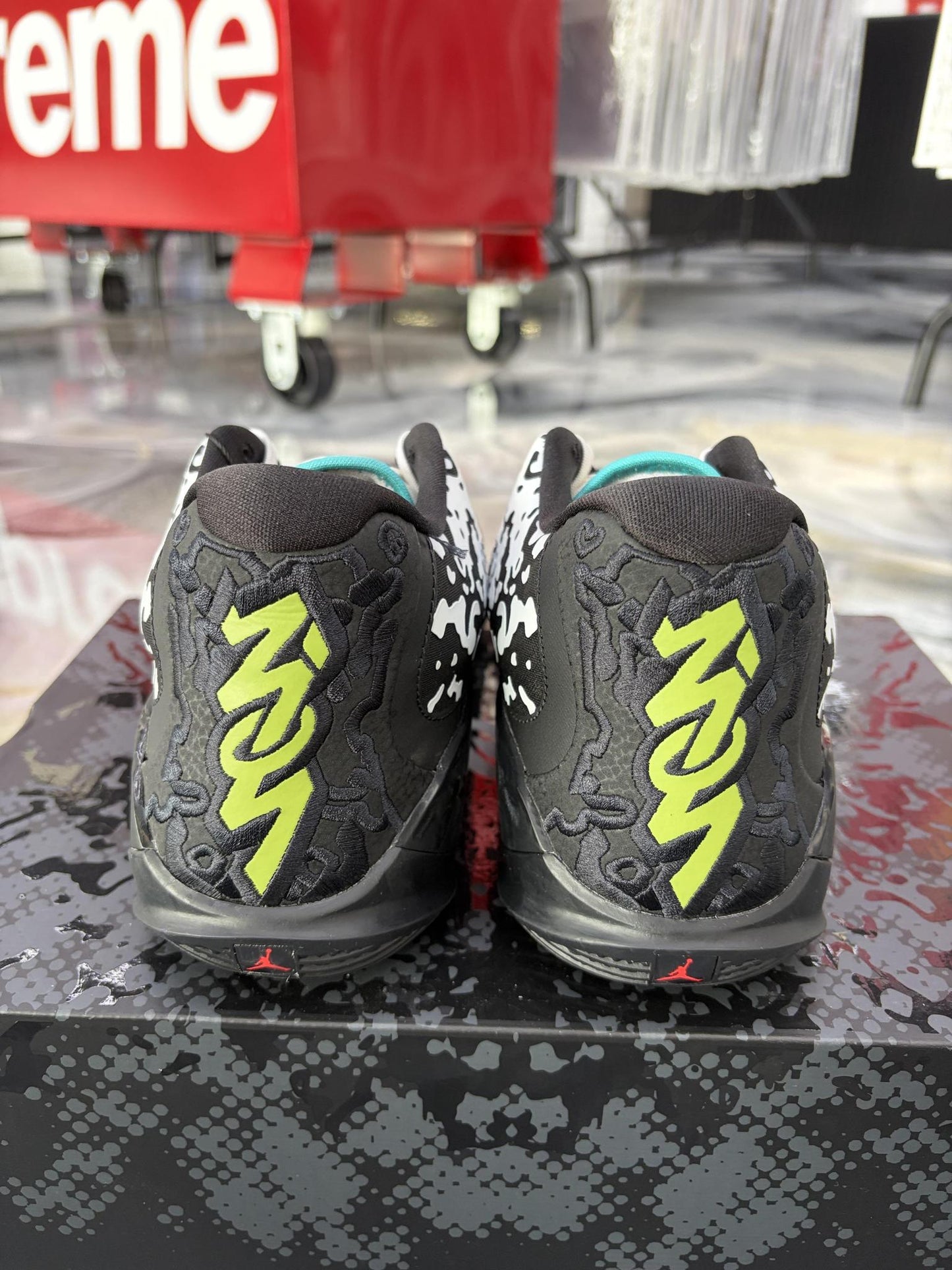Jordan Zion 3 "Pressure" Used Size 12