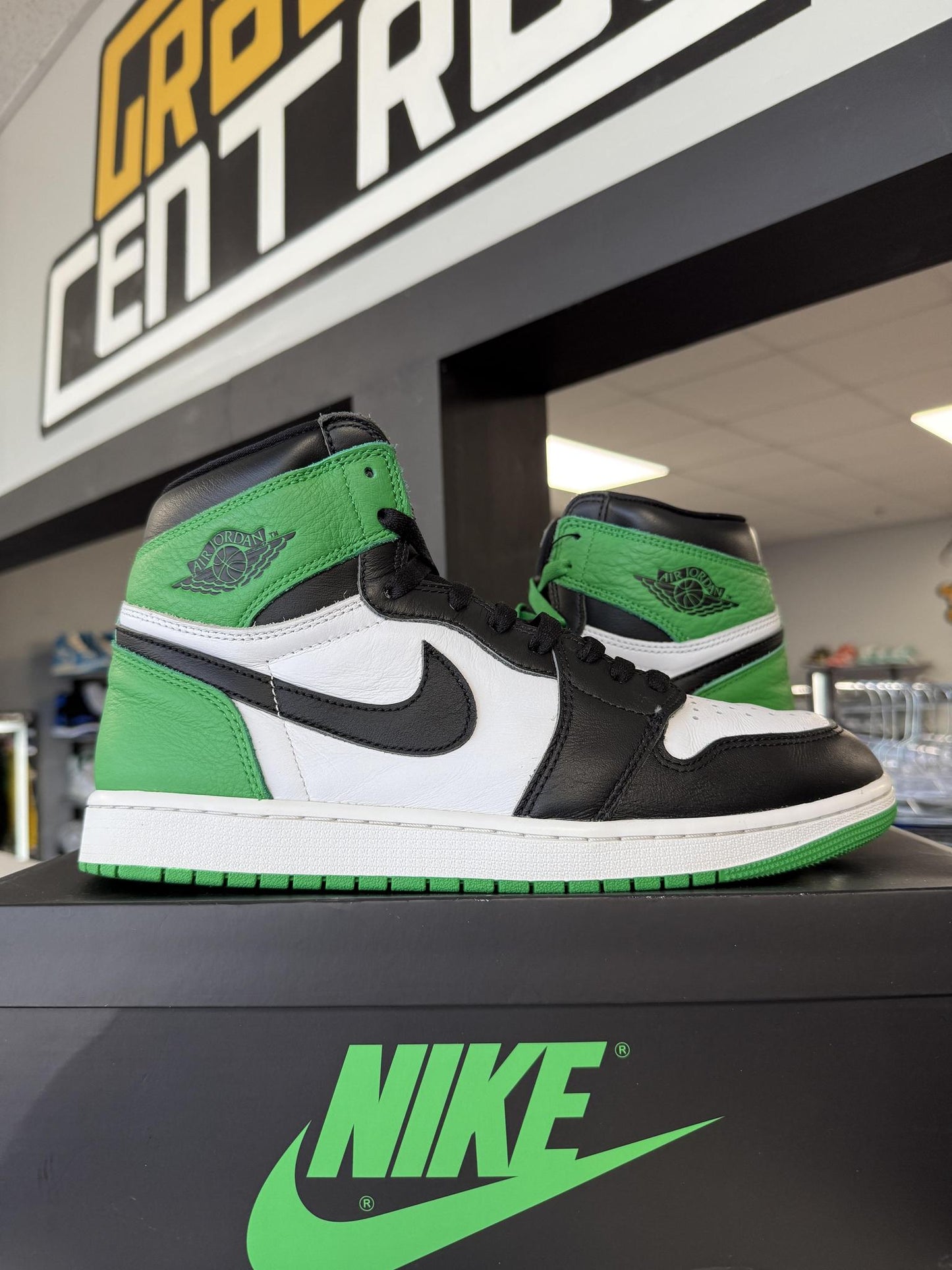 Jordan 1 "Lucky Green" Used Size 12