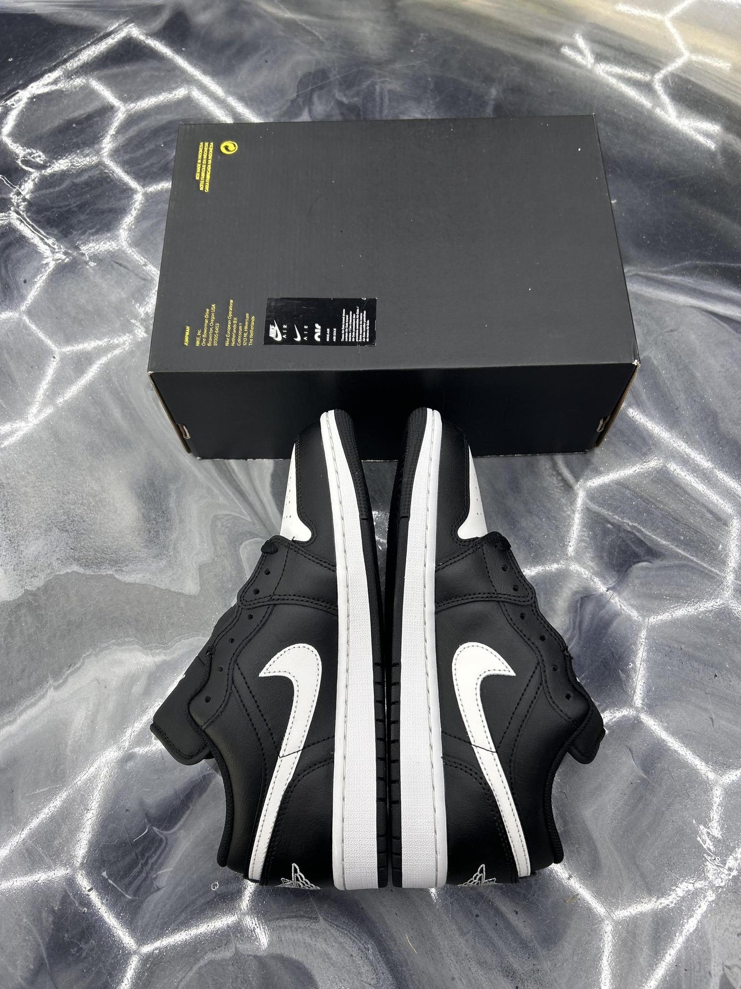 Jordan 1 Low "White Black" Used Size 9