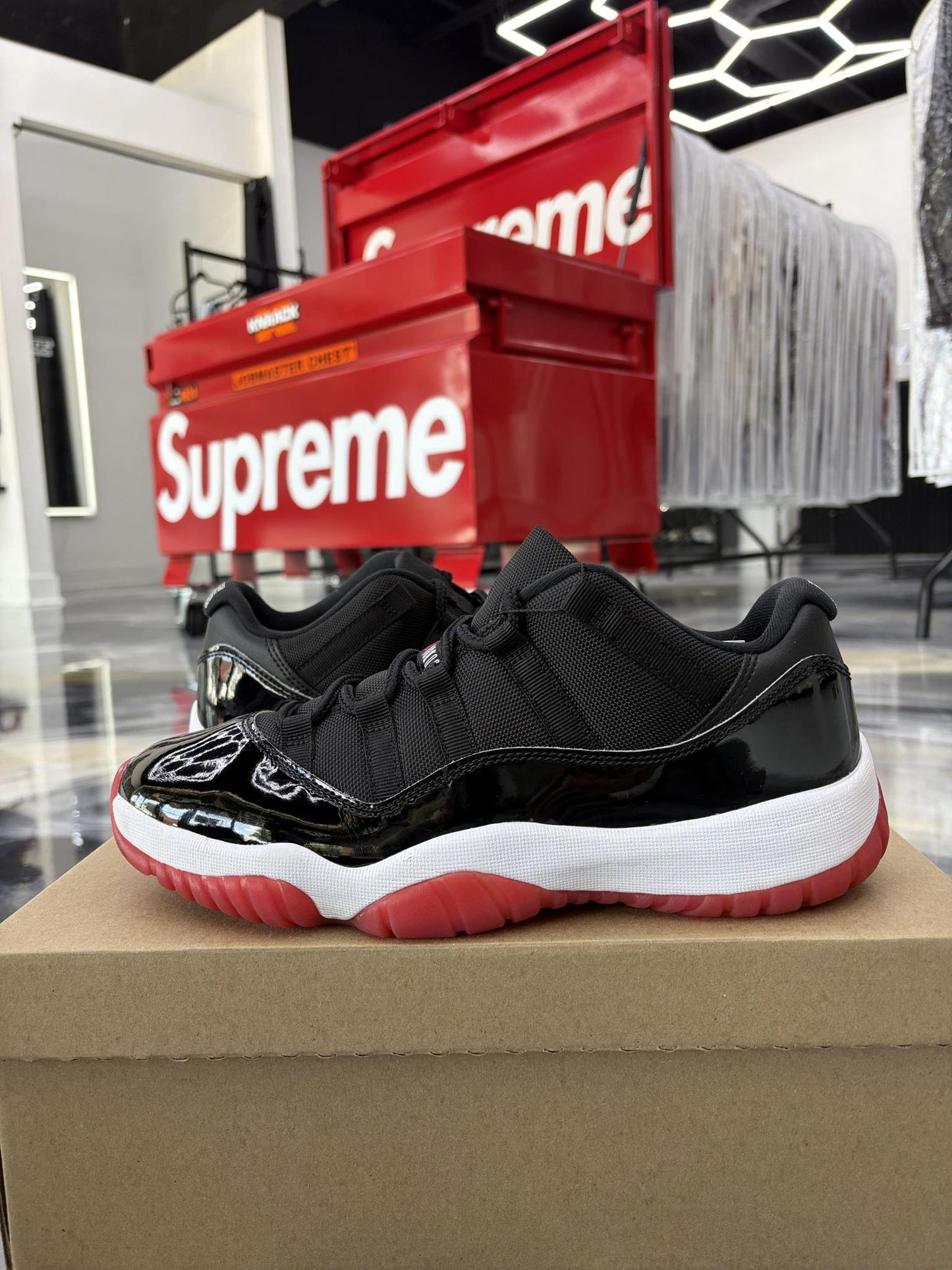 Jordan 11 "Bred" Low Used Size 9.5