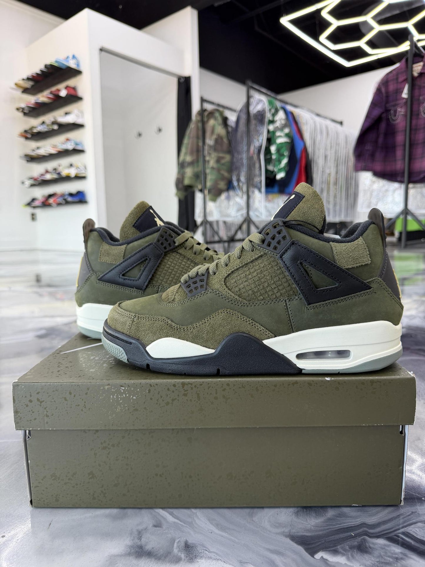 Jordan 4 Craft "Olive" Used Size 9