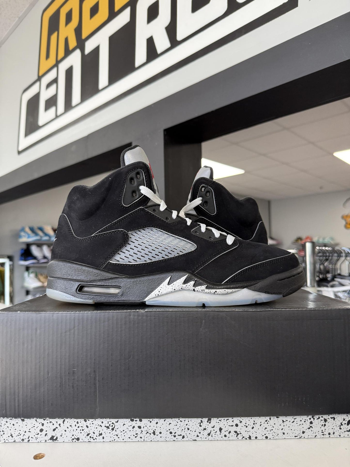 Jordan 5 "Metallic Reimagined" Used Size 10