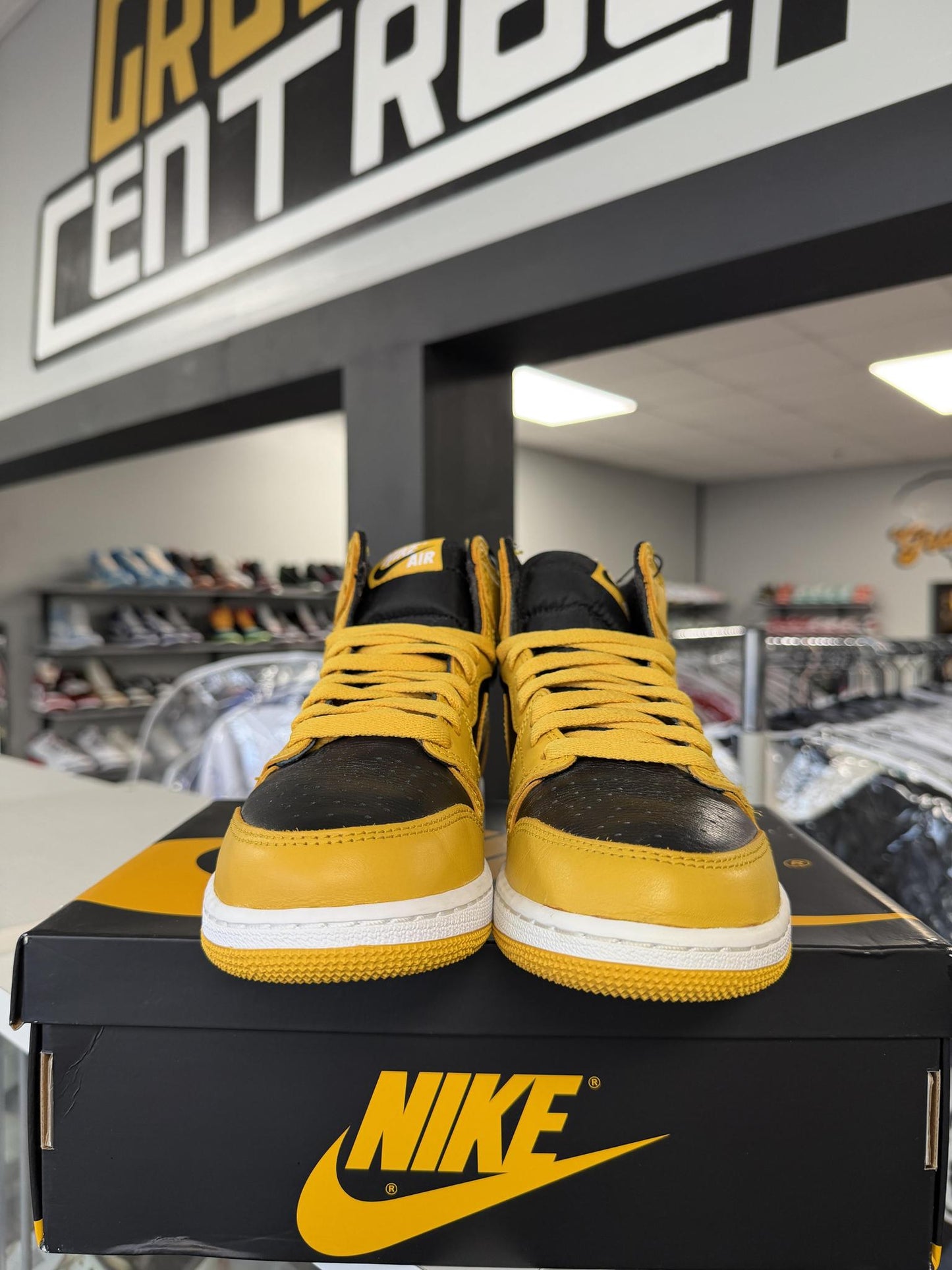 Jordan 1 "Pollen" Used Size 5.5Y/7W