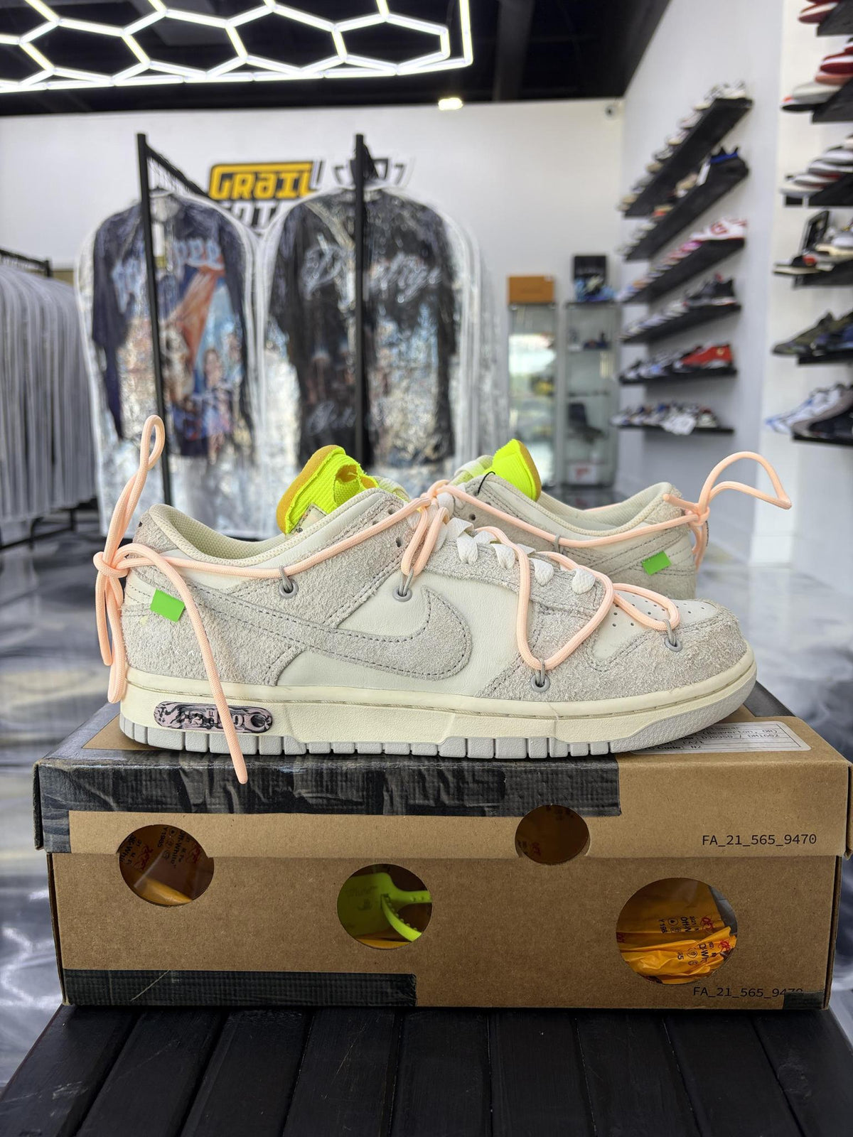 Nike Dunk Low Off White "Lot 12" Used Size 9
