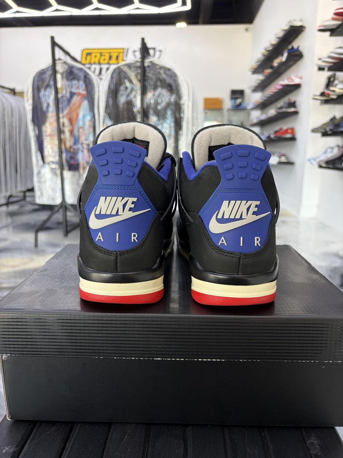 Jordan 4 "Rare Air" Used Size 9
