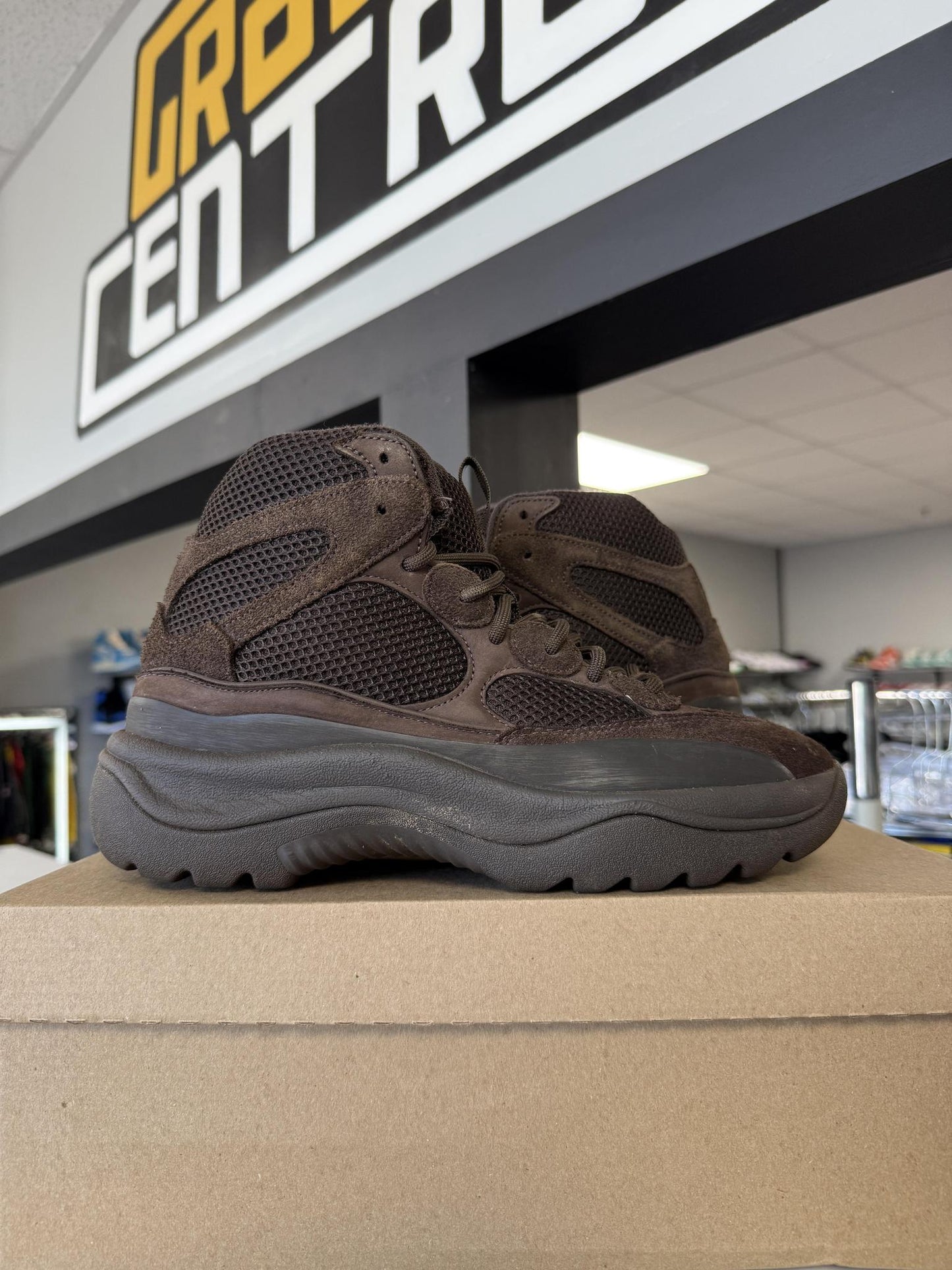 Yeezy DSRT Boot "Oil" Used Size 8.5
