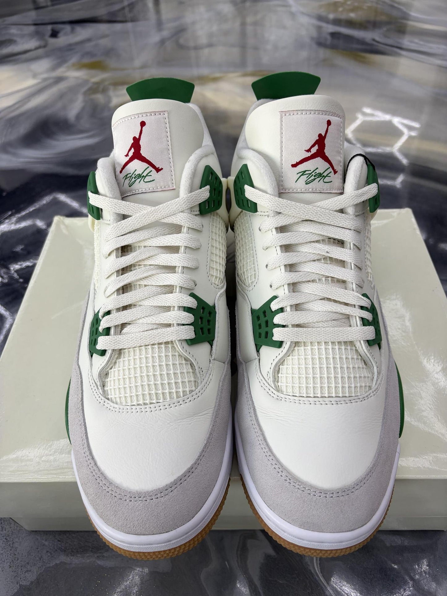 Jordan 4 SB "Pine Green" Used Size 13