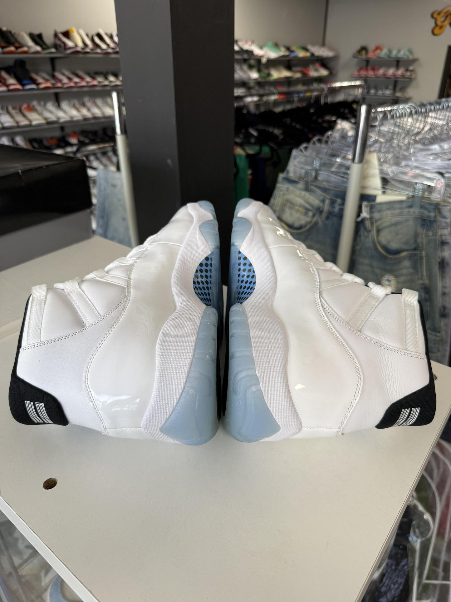 Jordan 11 "Legend Blue" Used Size 13
