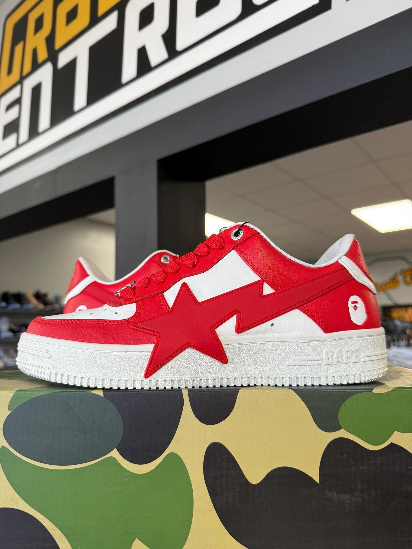 A Bathing Ape Bape Sta "OS Red" Used Size 8
