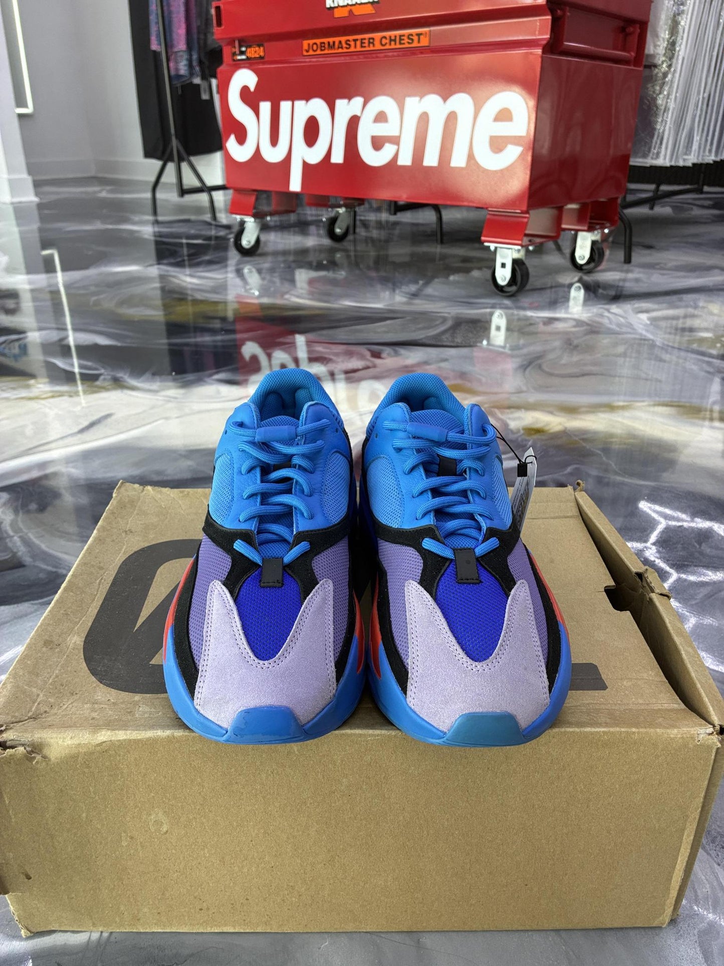 Yeezy 700 "Hi Res Blue" Used Size 13