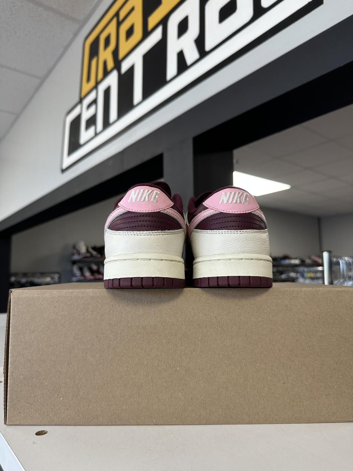 Nike Dunk Low Valentines Used