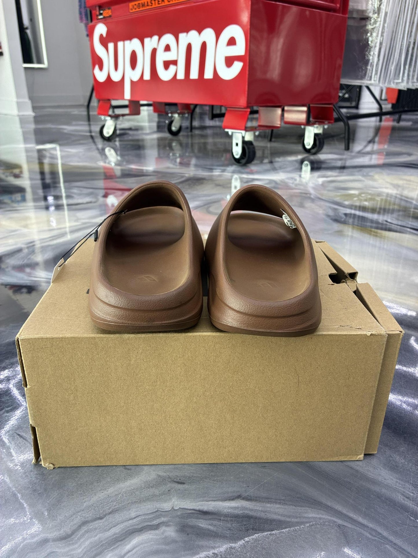 Yeezy Slide Flax Used Size 7Y/8.5W