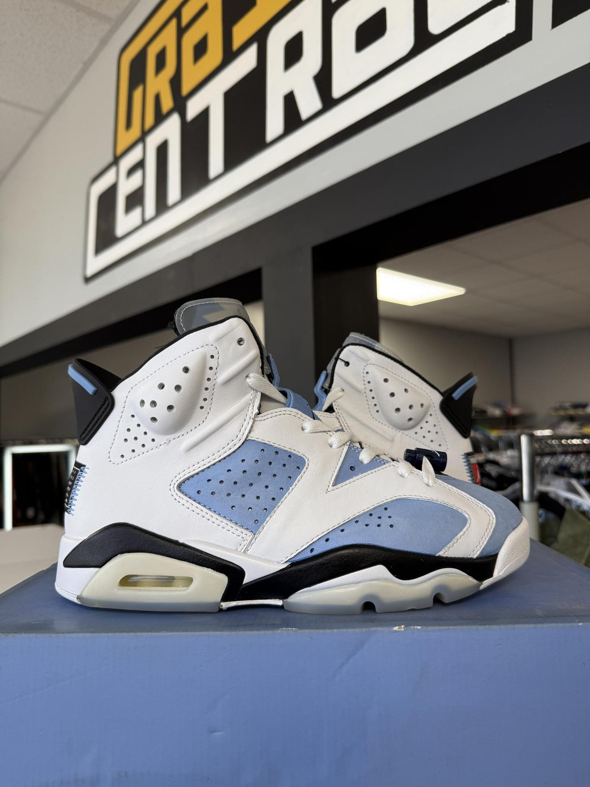 Jordan 6 "UNC" Used Size 8