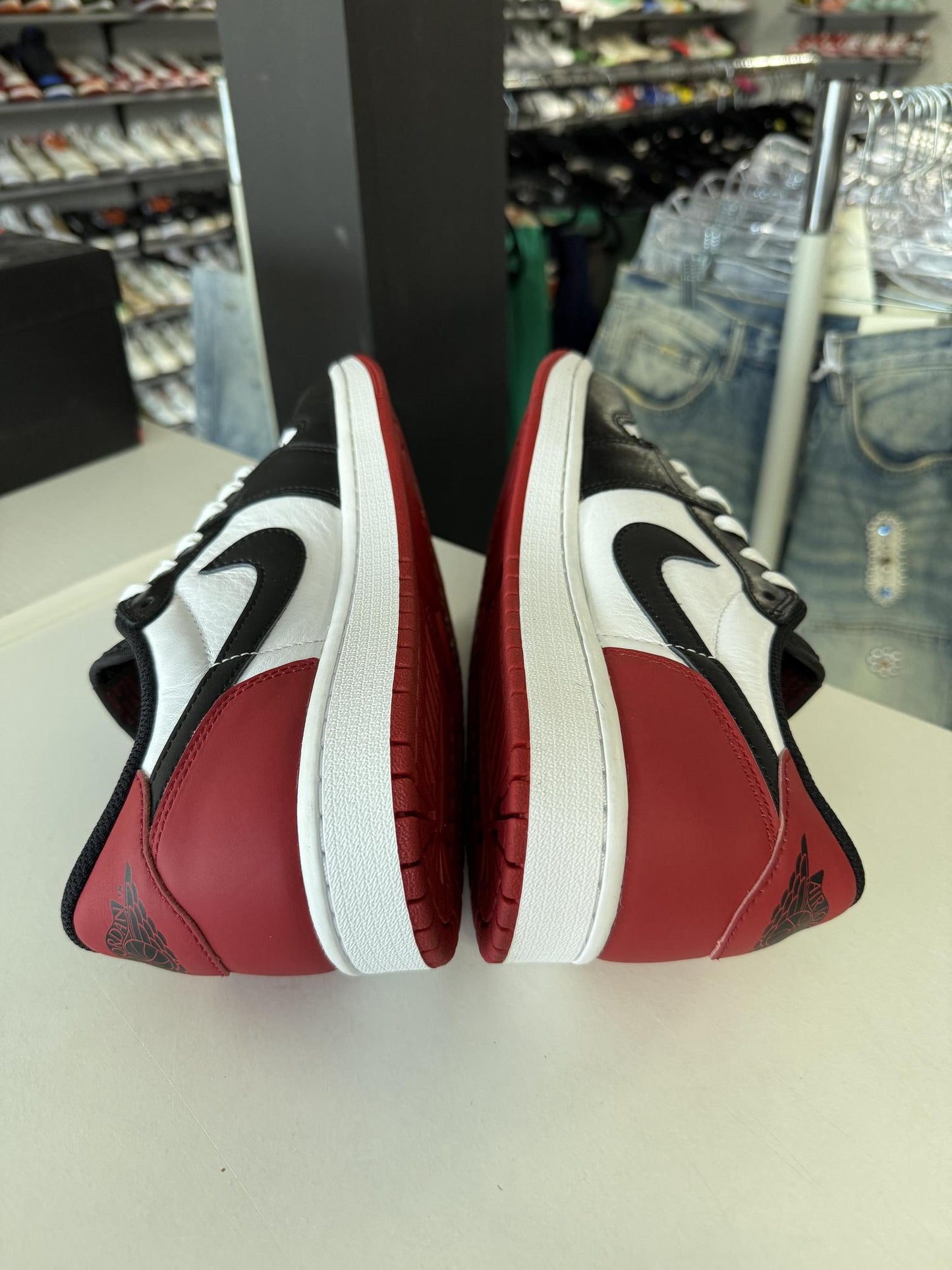 Jordan 1 Low "Black Toe" Used Size 9.5