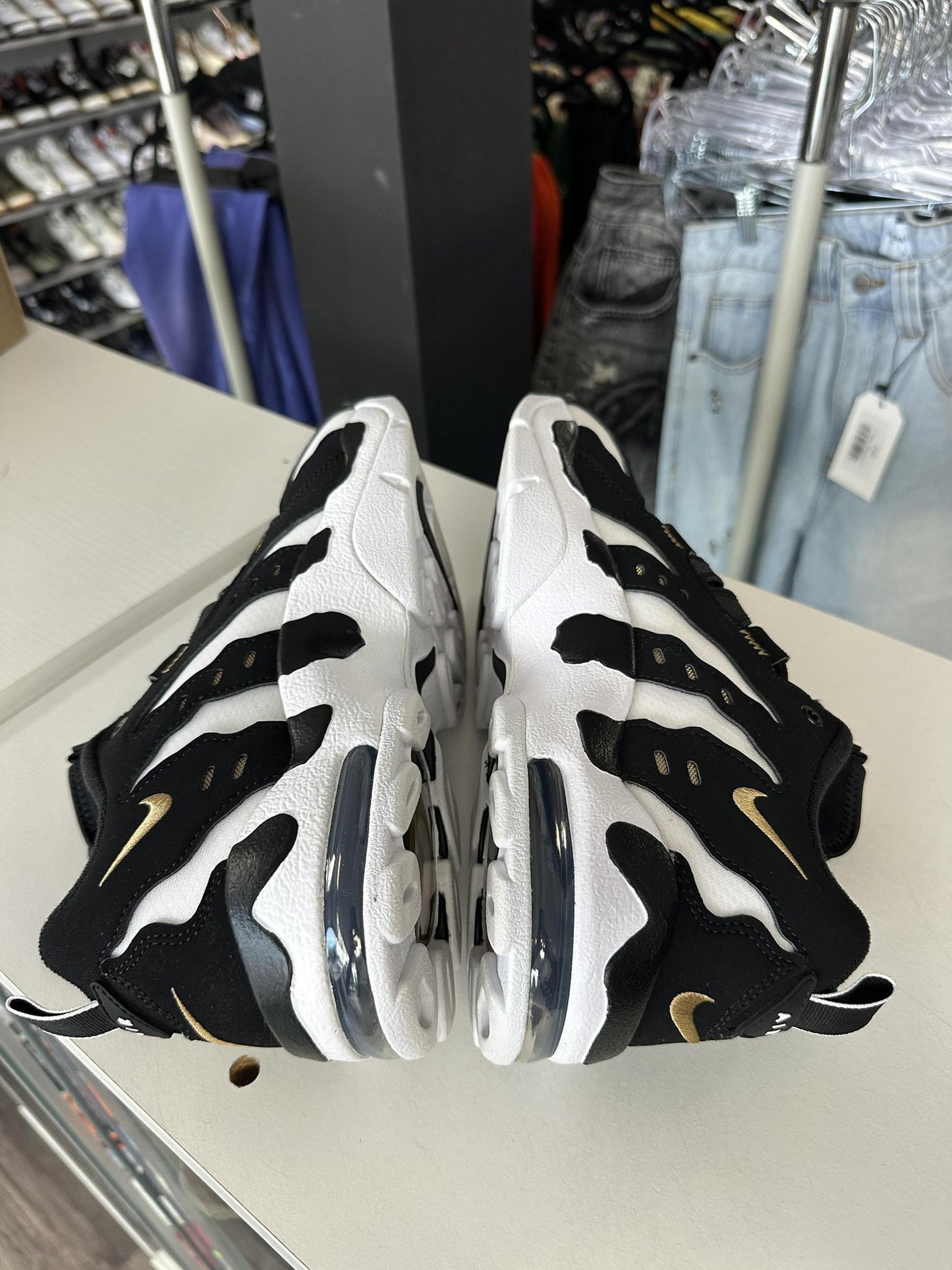 Nike DT Max Low "White Black"