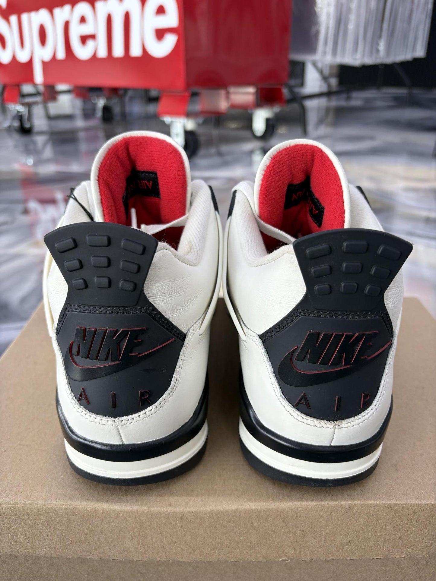 Jordan 4 "Flight Club" Used Size 9.5