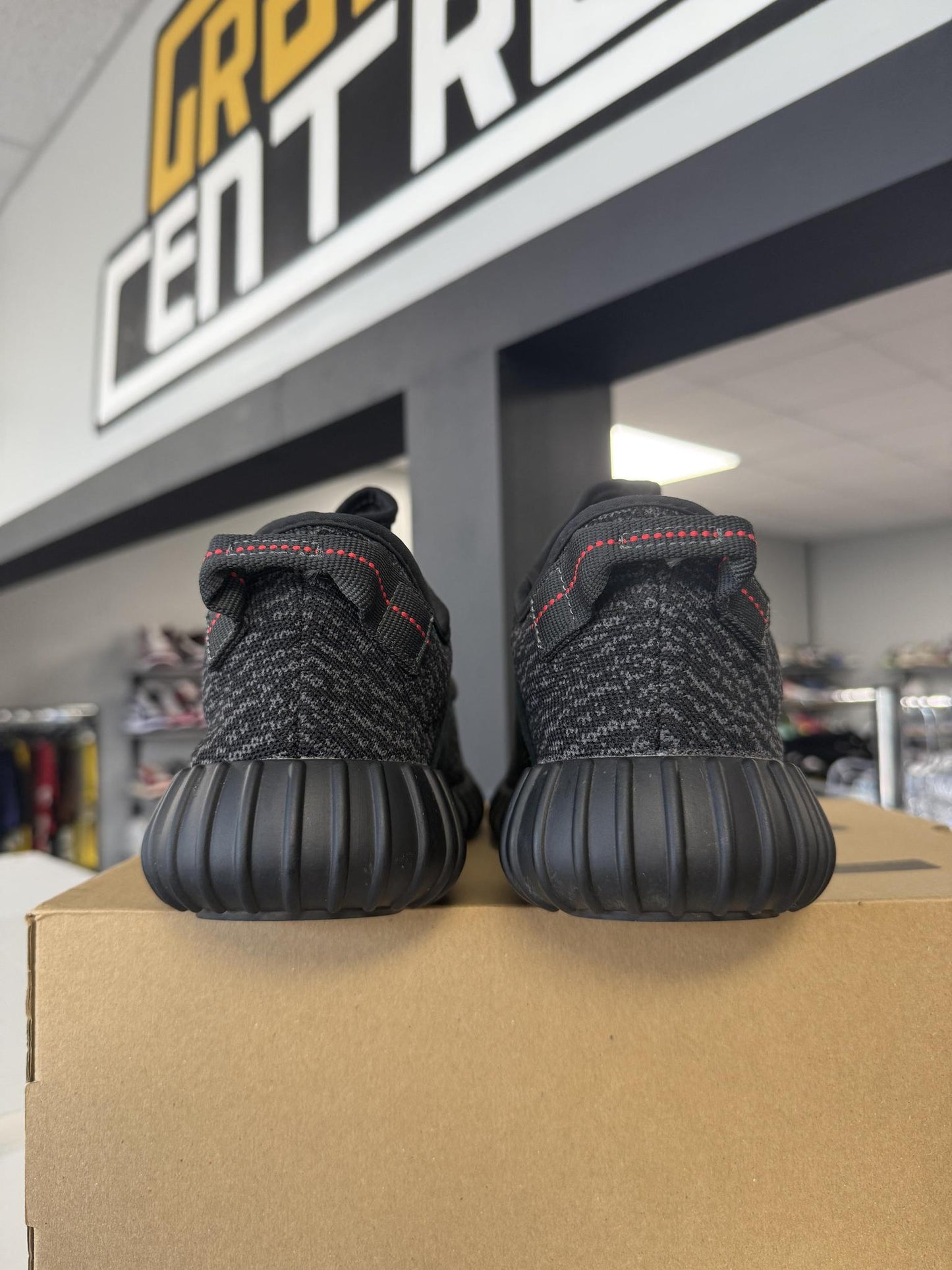 Yeezy 350 "Pirate Black" Used Size 10