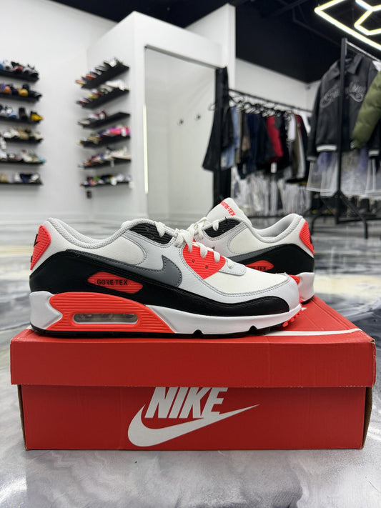 Nike Air Max 90 Gore Tex Used Size 9.5
