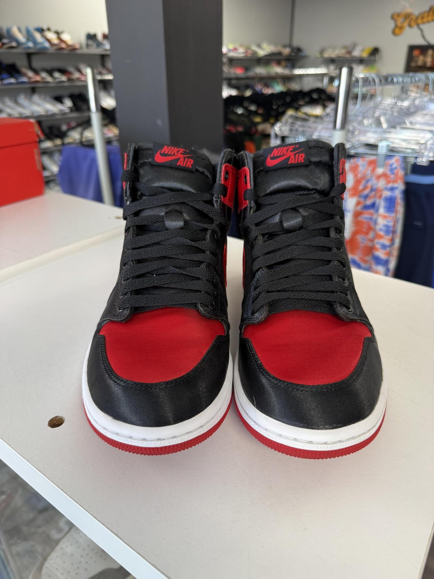 Jordan 1 "Satin Bred" Used Size 7.5