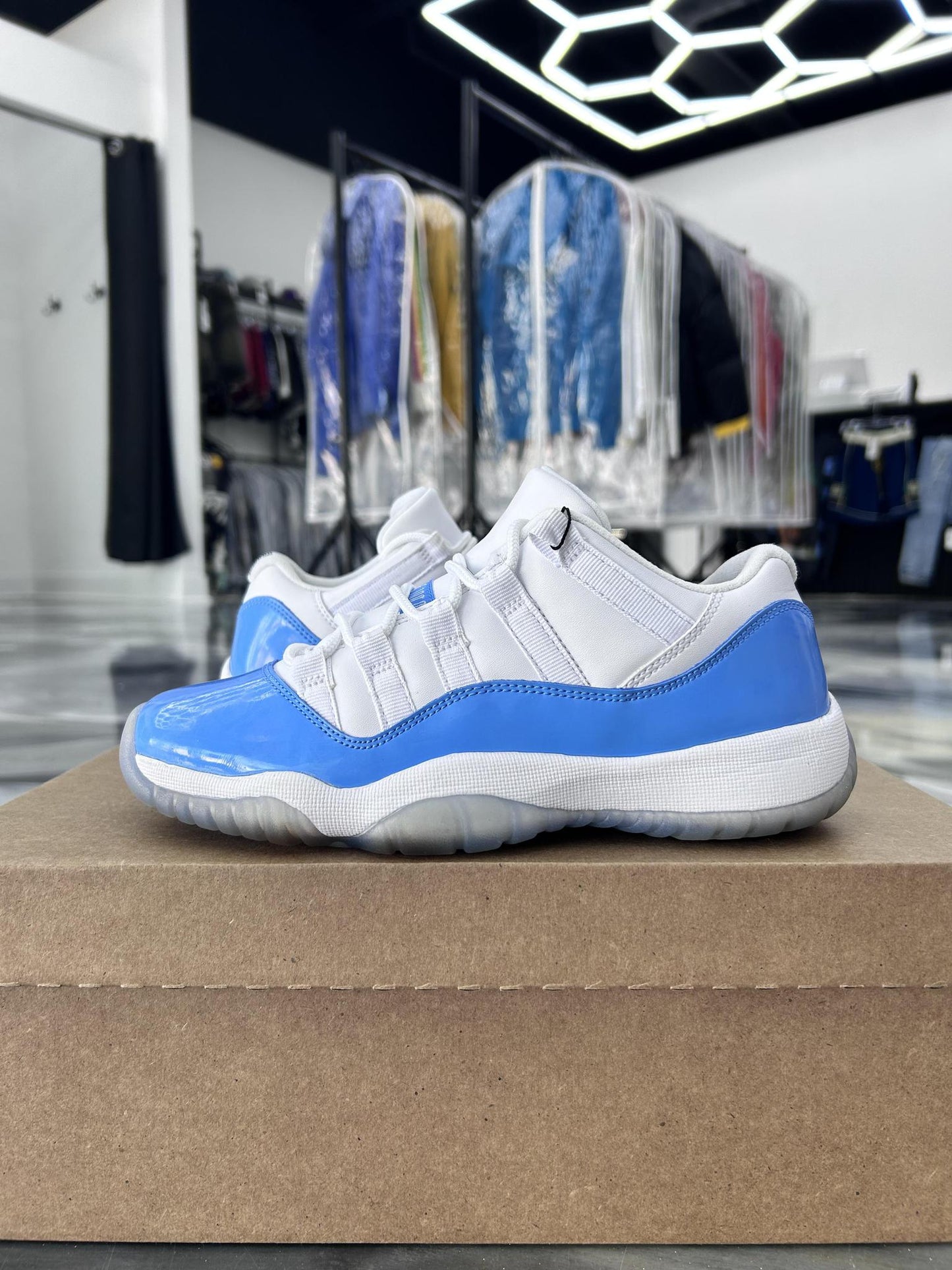 Jordan 11 Low UNC Used Size 4.5Y/6W