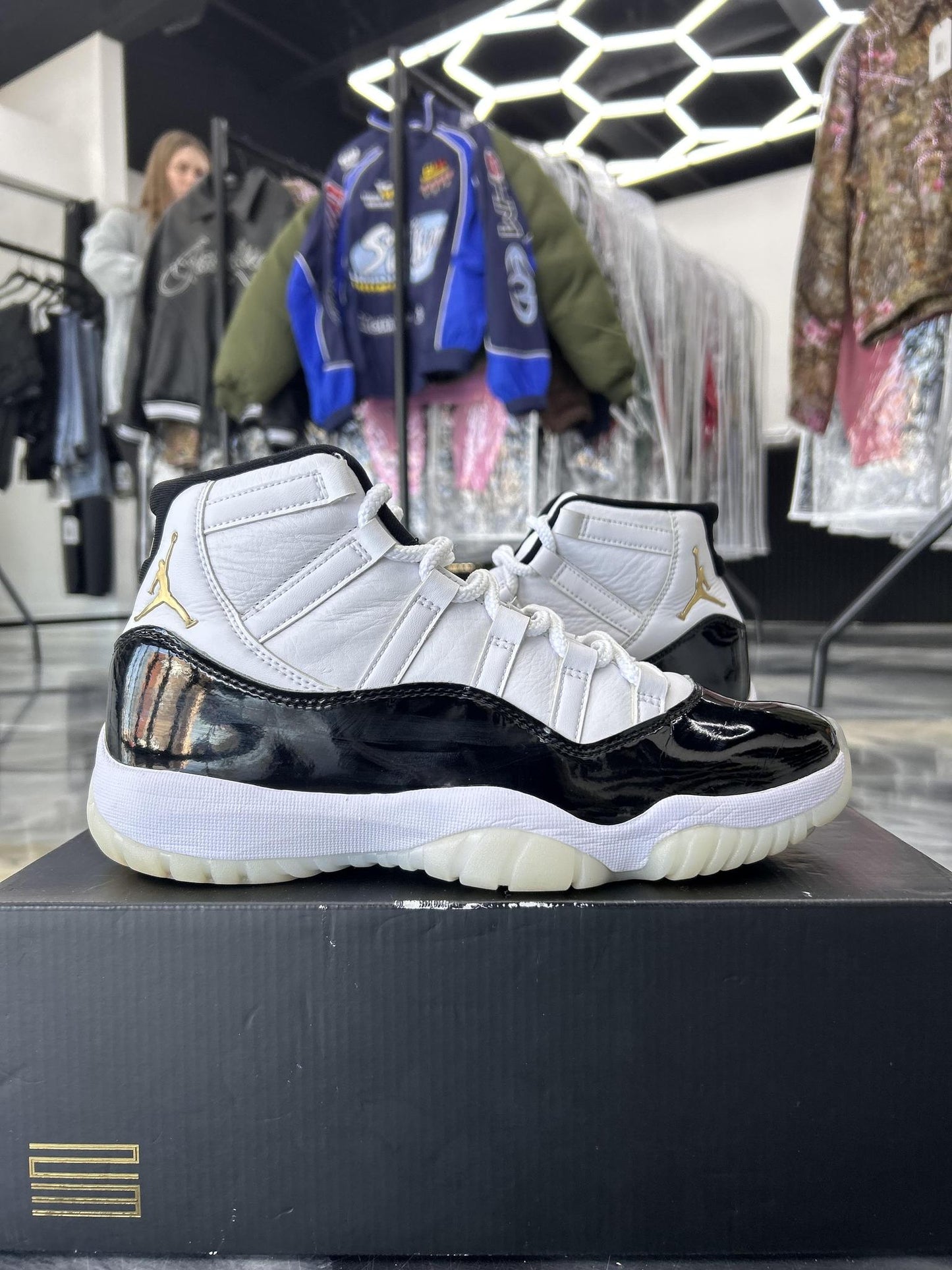 Jordan 11 "Gratitude" Used Size 9