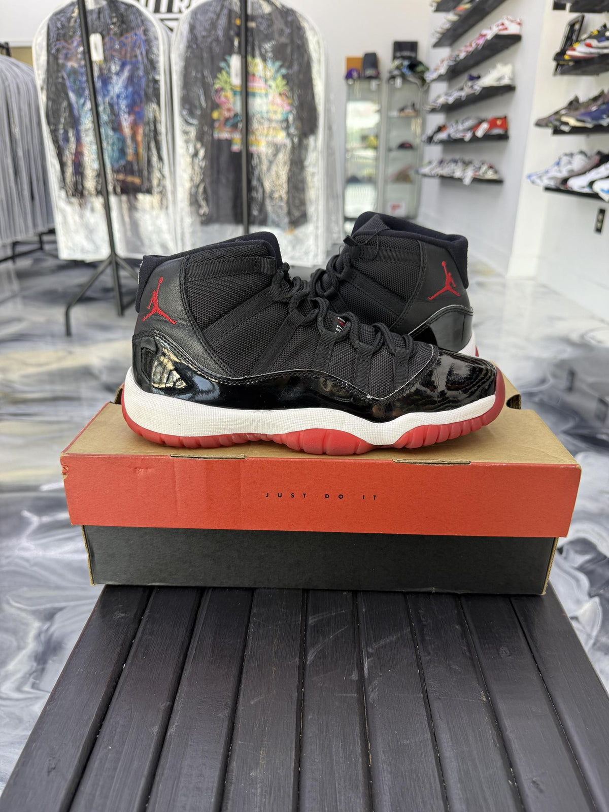 Jordan 11 "Bred" Used Size 7Y/8.5W