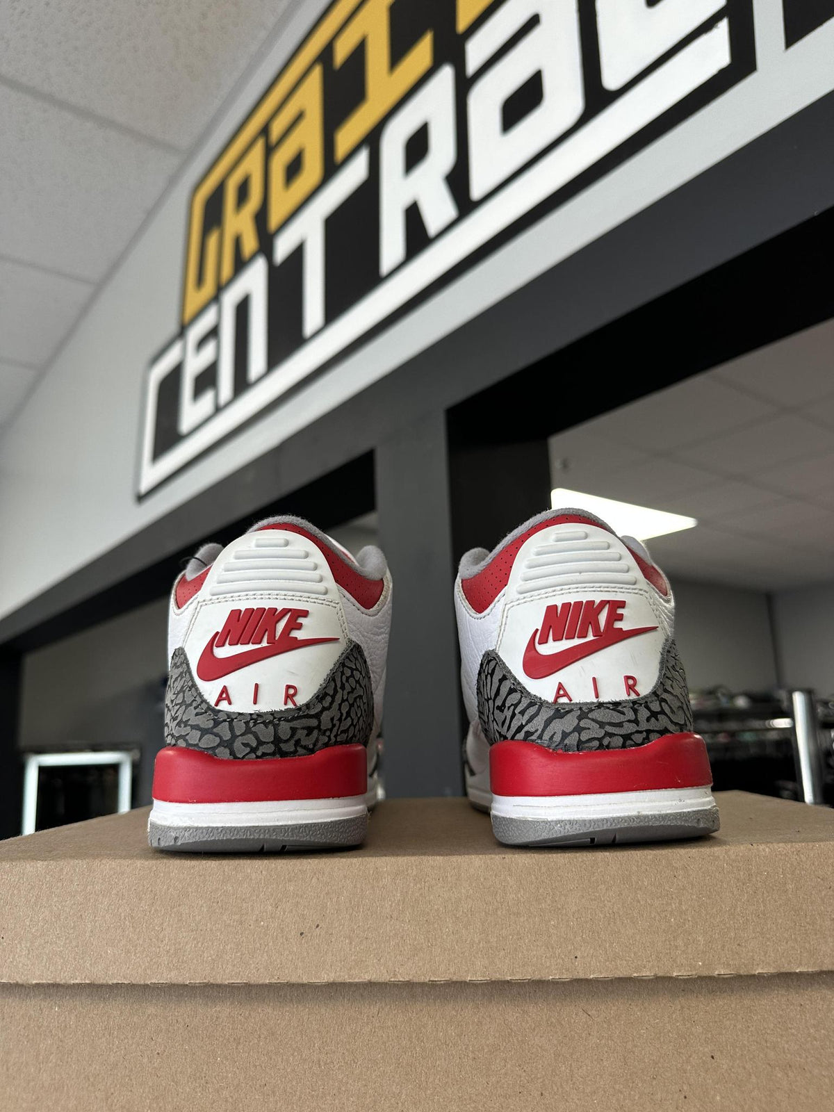 Jordan 3 "Fire Red" 6Y/7.5W Used