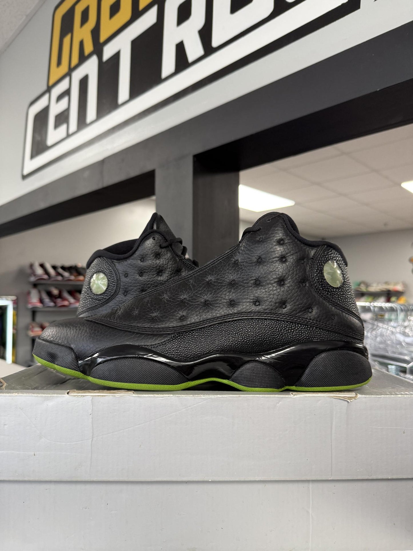Jordan 13 "Atmosphere" Used Size 10.5