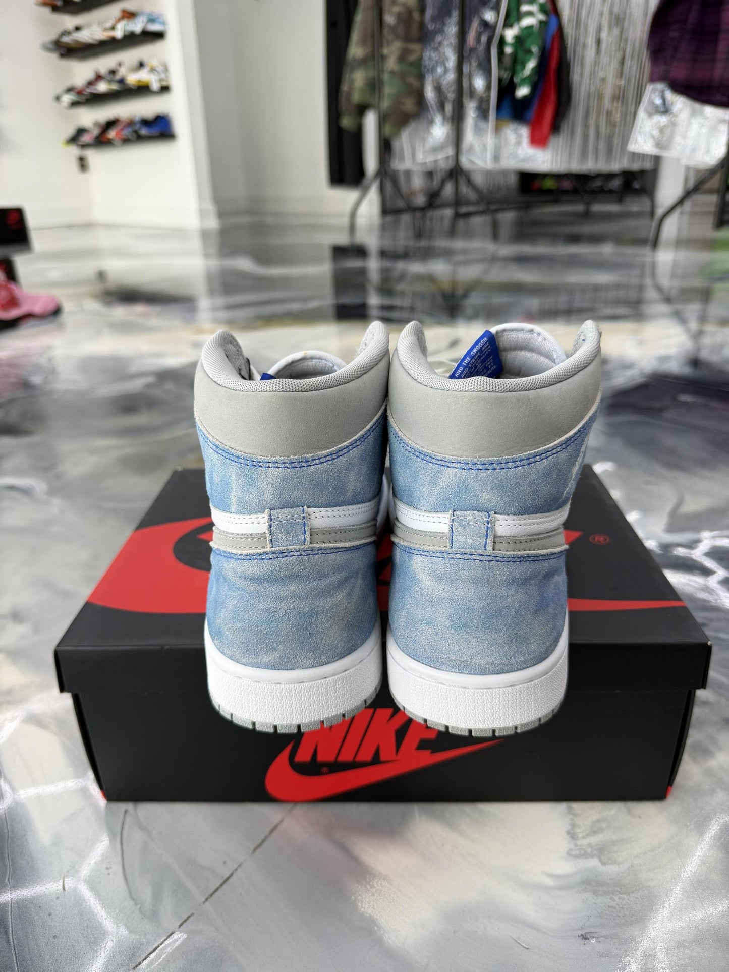 Jordan 1 "Hyper Royal" Used Size 11.5