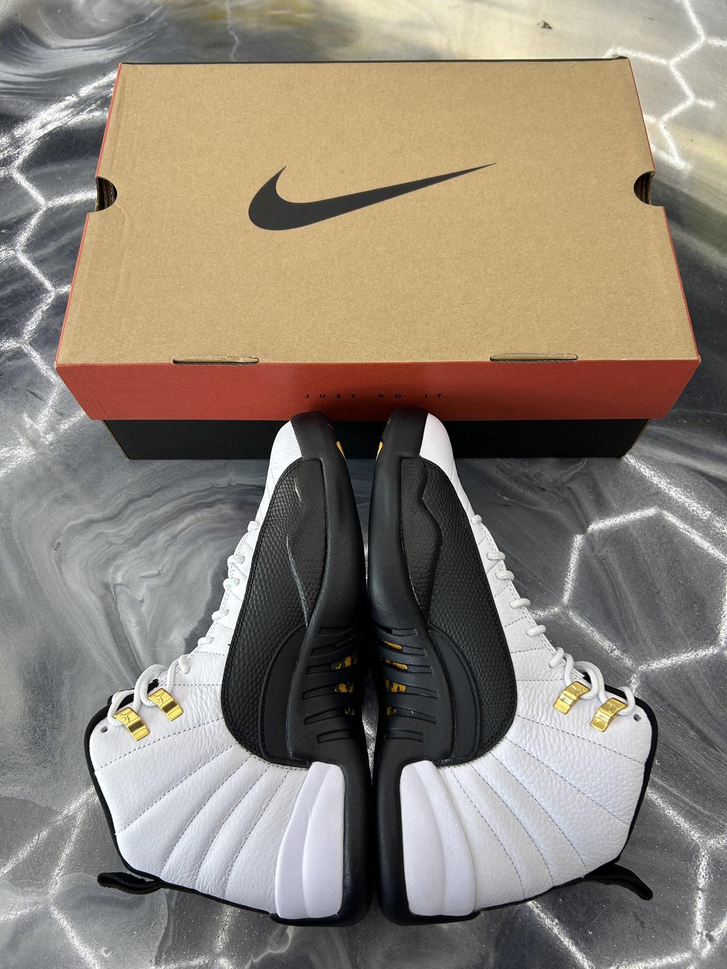 Jordan 12 "Taxi" Used Size 8.5