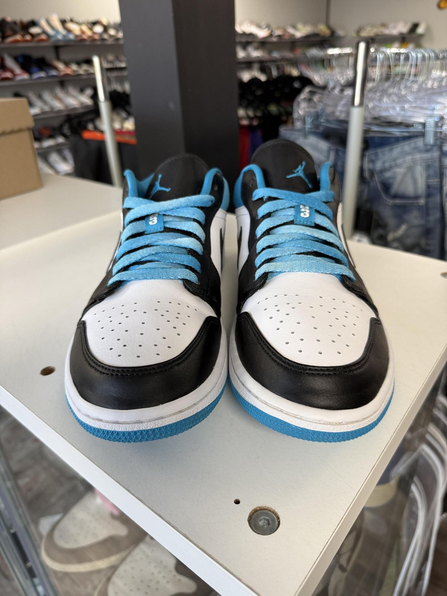 Jordan 1 Low "Laser Blue" Used Size 10.5