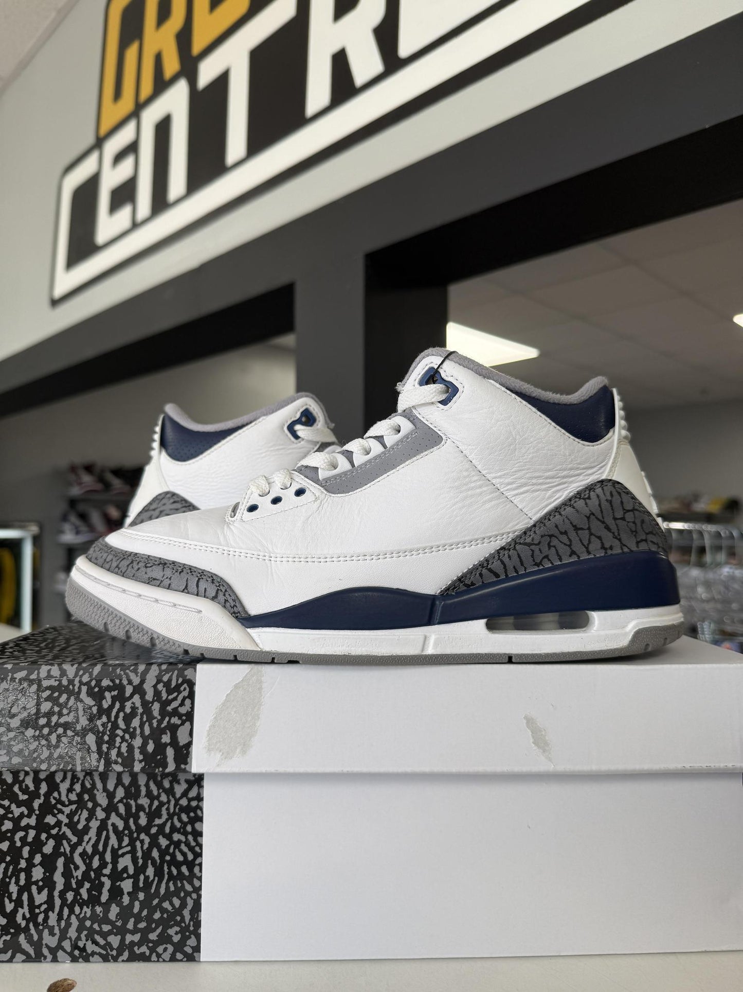 Jordan 3 "Midnight Navy" Used Size 9