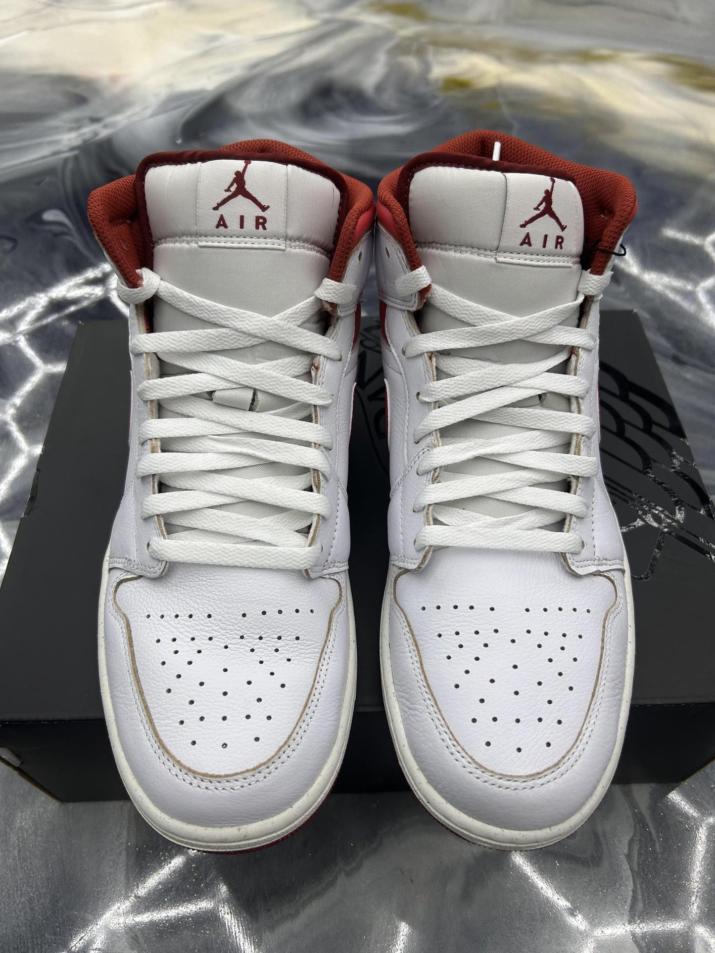 Jordan 1 Mid SE "Dune Red" Used Size 12
