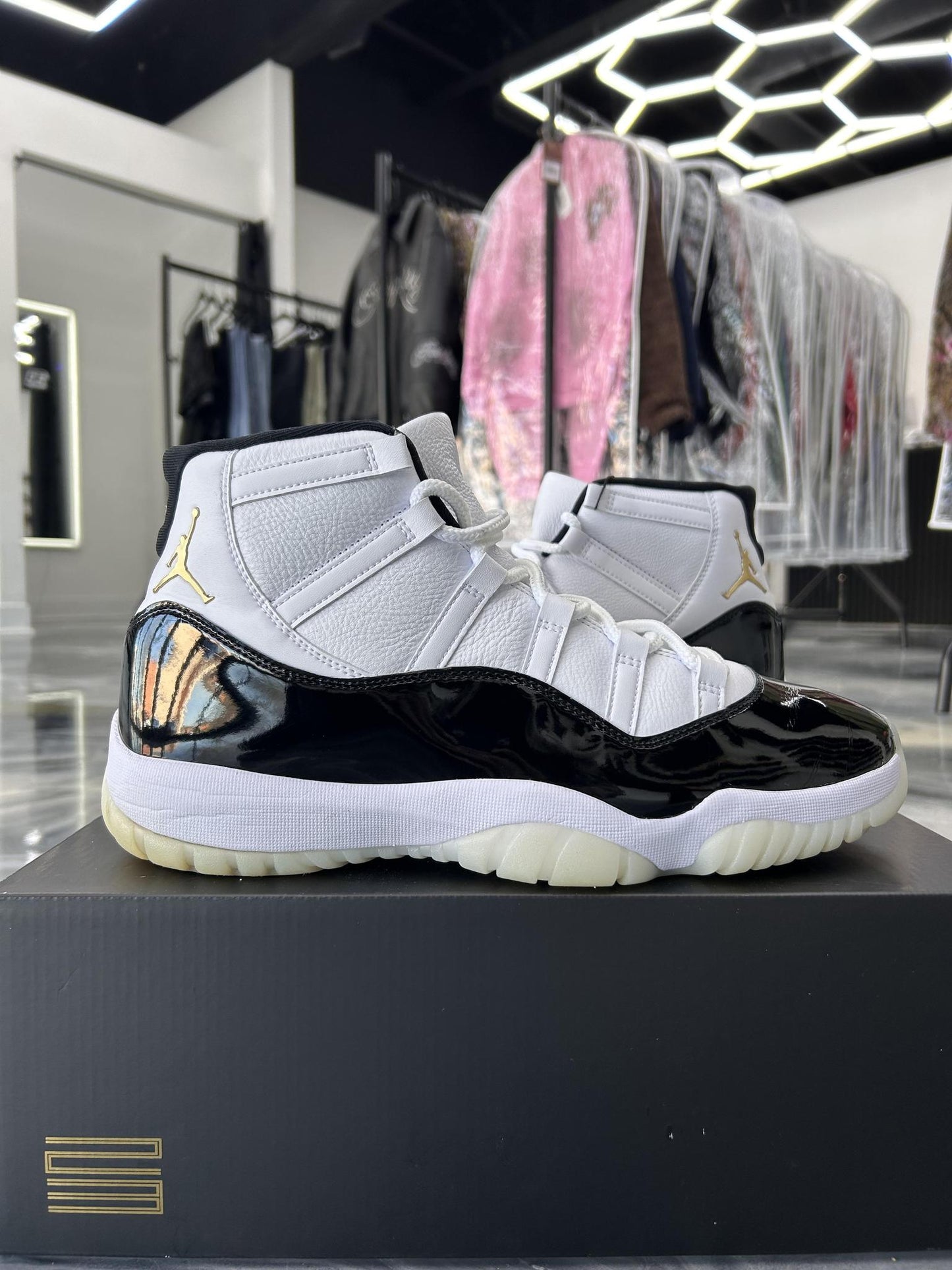 Jordan 11 "Gratitude" Used Size 13