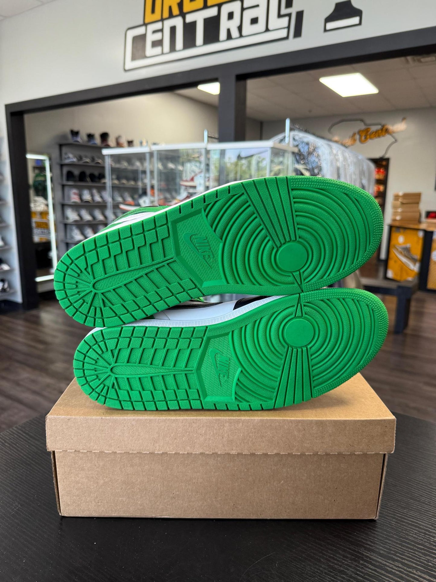 Jordan 1 "Lucky Green" Used Size 14