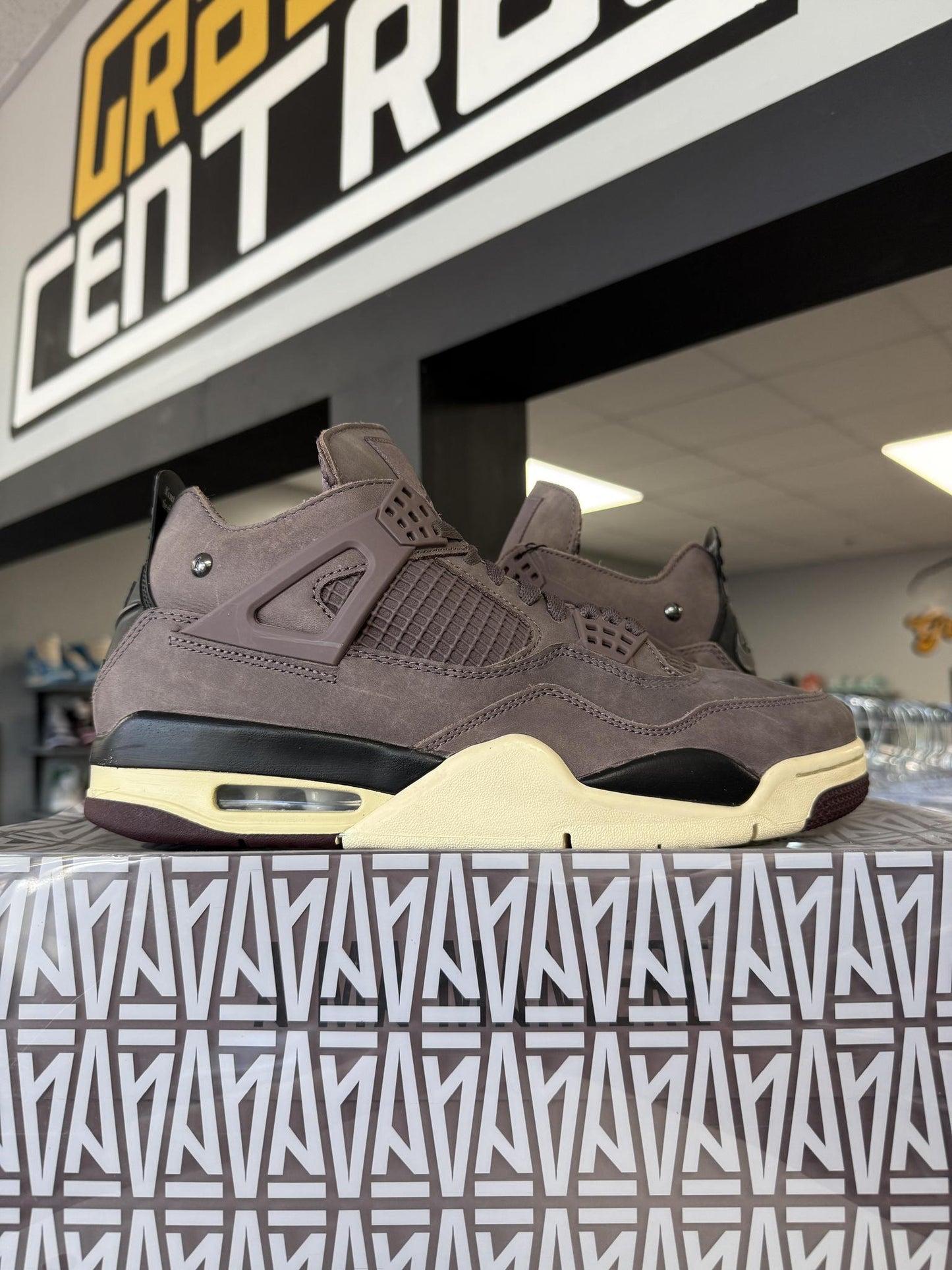 Jordan 4 "A Ma Maniere" Used Size 10