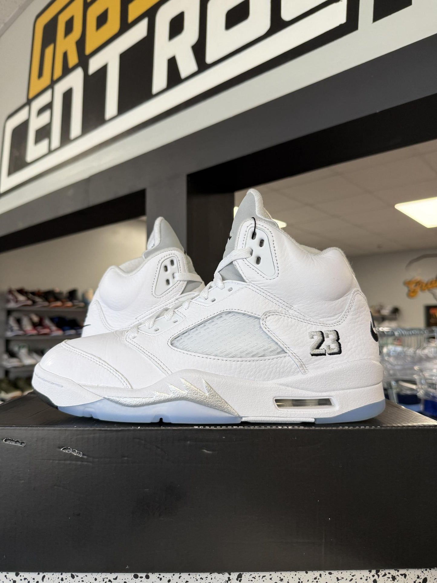 Jordan 5 "White Metallic" Used Size 9.5