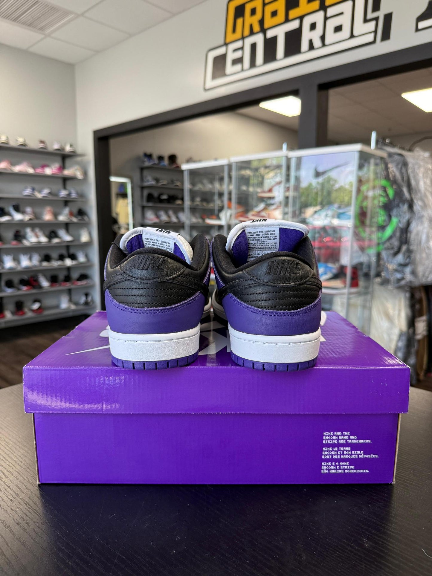 Nike SB Dunk Low "Court Purple" Used Size 11