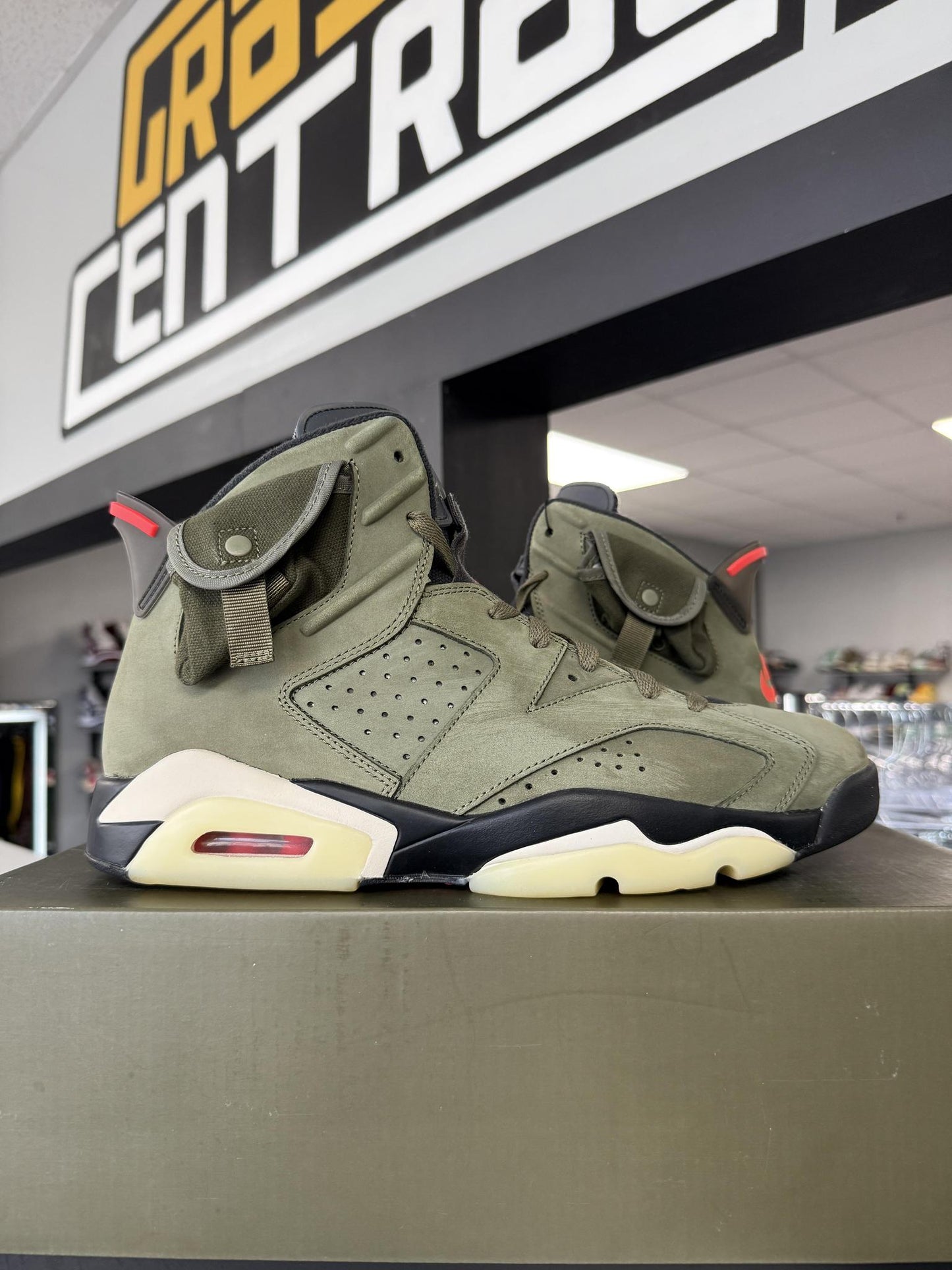 Jordan 6 X Travis Scott "Olive" Used Size 11