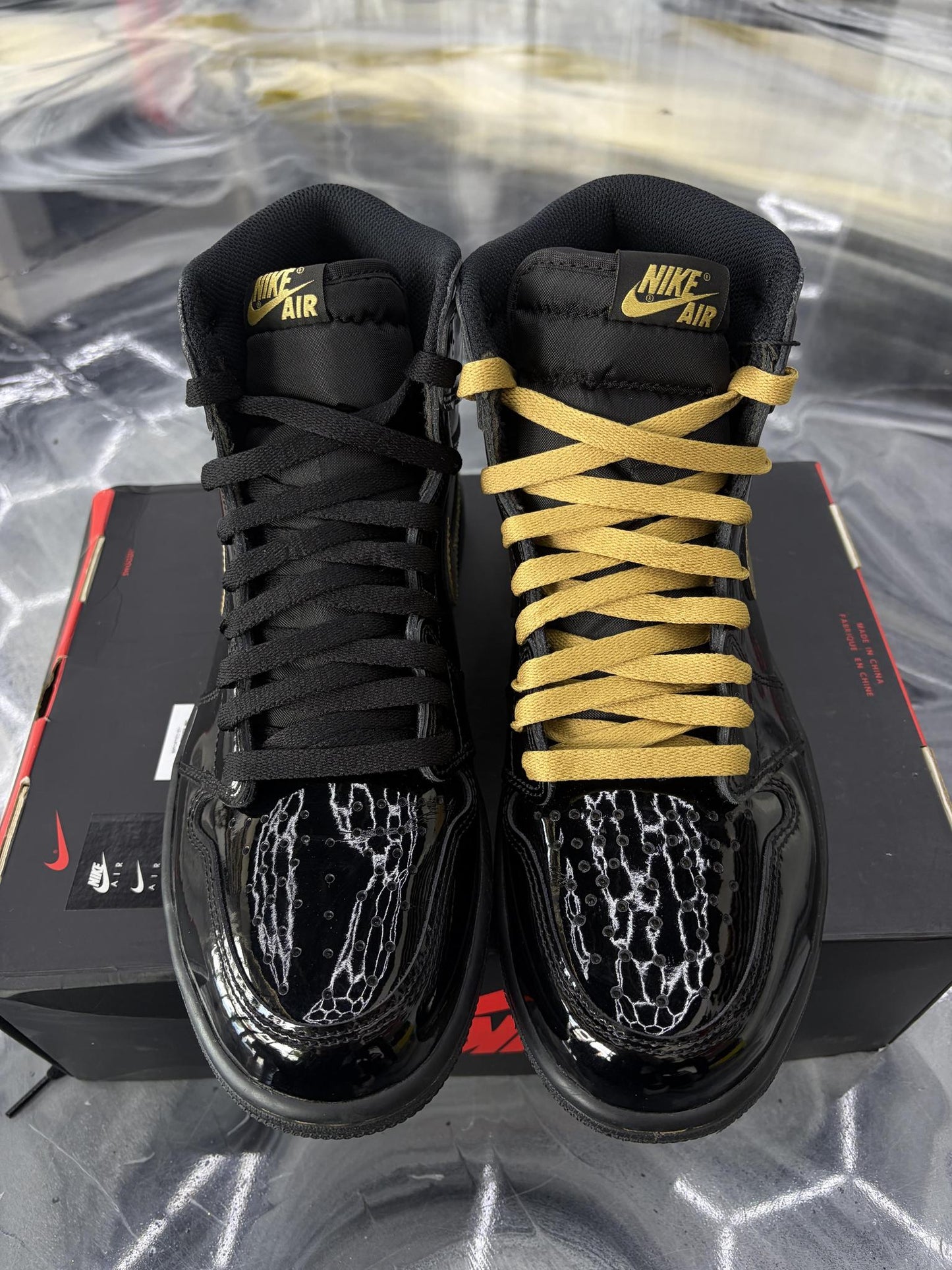 Jordan 1 "Black Metallic Gold" Used Size 10.5