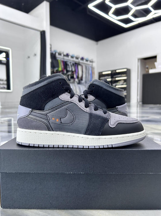 Jordan 1 Mid "Craft Inside Out Black" Used Size 5.5Y/7W