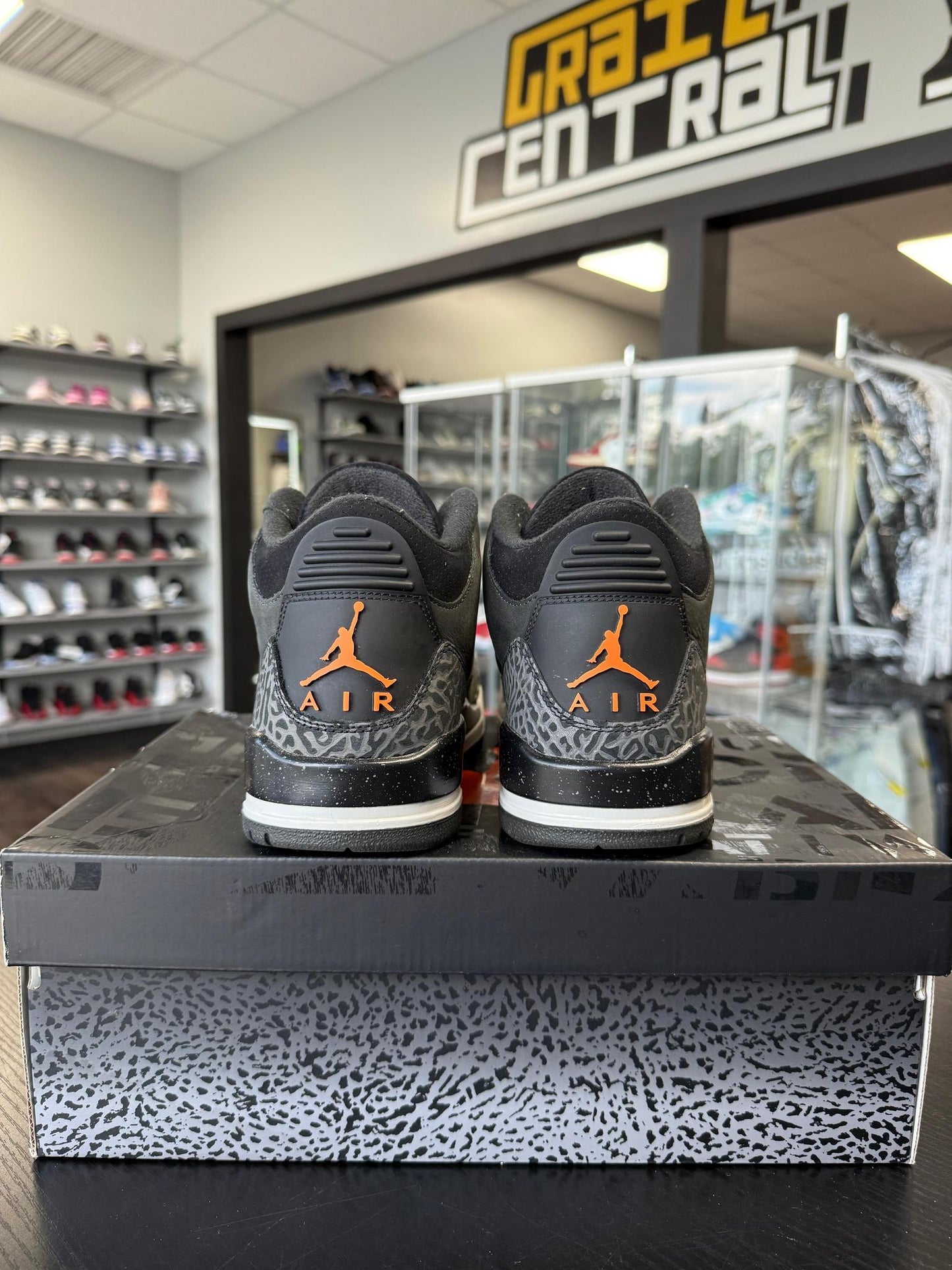 Jordan 3 Fear Used Size 8.5